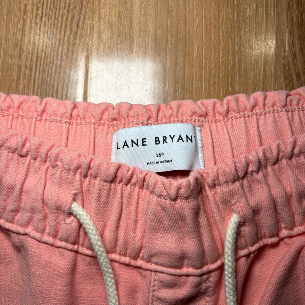 Lane Bryant Coral women’s capris